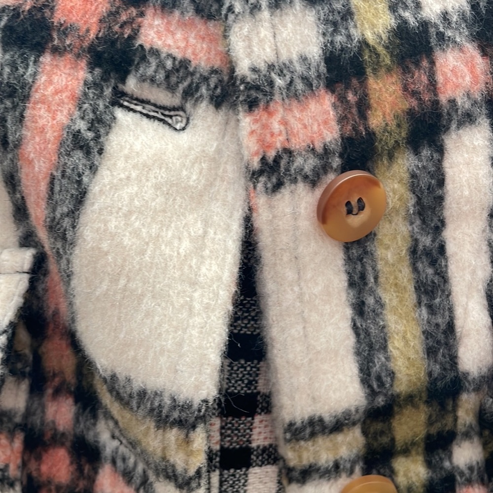 Shacket - Picture 4 of 6